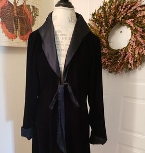BLACK FAUX VELVET ROBE